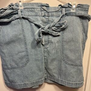 American Eagle Flowy Skirt